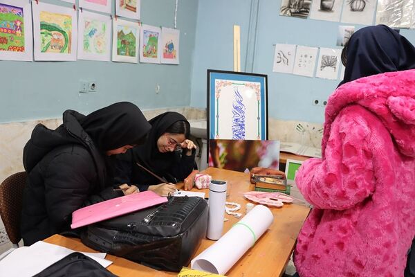 افتتاح نمایشگاه مدرسه انقلاب در هنرستان فنی حرفه‌ای‌کارآفرین شهرستان پیشوا