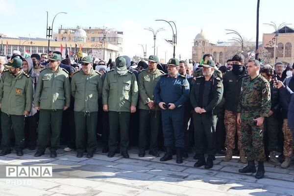  تشییع پیکر شهدا در میدان امام خمینی (ره) همدان با حضور حماسی مردم همیشه در صحنه