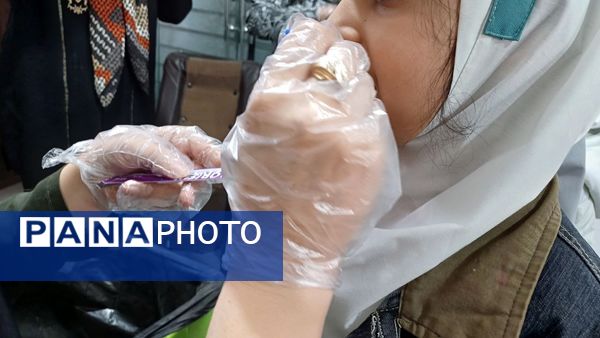 اجرای طرح وارنیش فلوراید در دبستان لطیفه 