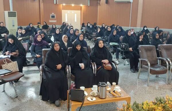 کارگاه توانمندسازی مراقبین و رابطین سلامت مدارس ناحیه۶