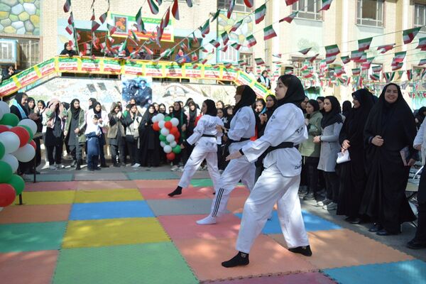 طنین زنگ انقلاب در بهارستان‌دو 