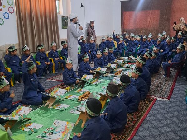 جشن قرآن در دبستان حاج محمد عجب شیر 