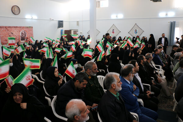برپایی جشن «حضور تا ظهور» در دبیرستان شهیده حسنی سعدی قم