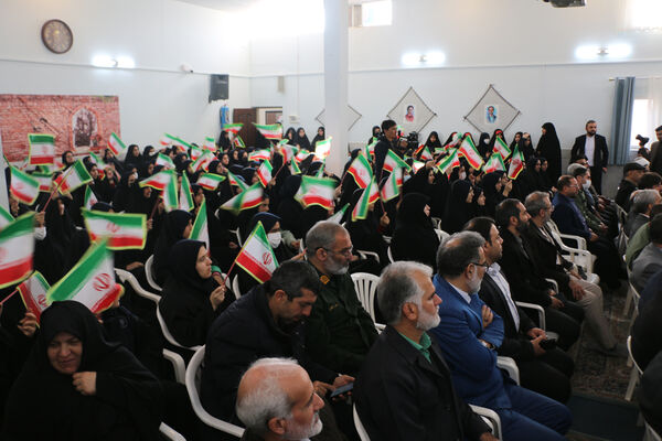 برپایی جشن «حضور تا ظهور» در دبیرستان شهیده حسنی سعدی قم