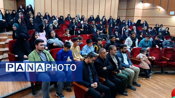 آیین بزرگداشت روز مادر با محوریت جایگاه زن در فرهنگسرای هنر نظرآباد 