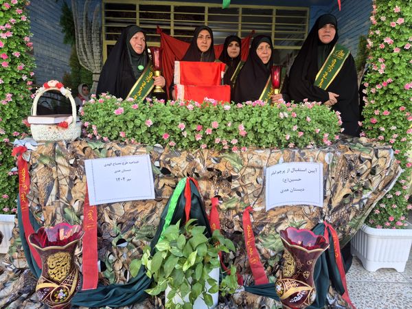 آیین افتتاح طرح مصباح الهدی با عطر پرچم حسینی در دبستان هدی