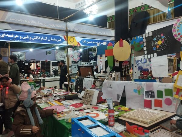 نمایشگاه پژوهش و فناوری به مناسبت هفته پژوهش در خلیل آباد
