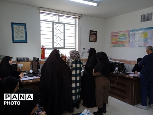 اعلام نتایج امتحانات نوبت اول دبیرستان عزت طلایی به والدین دانش آموزان 