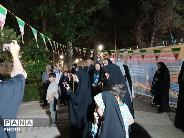 غرفه «باانرژی‌ها» ؛ مسئولیت‌پذیری و مشارکت اجتماعی