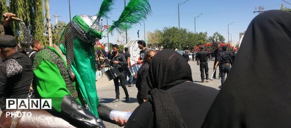 حضور گسترده مردم چهارمحال و بختیاری در مراسم عاشورای حسینی