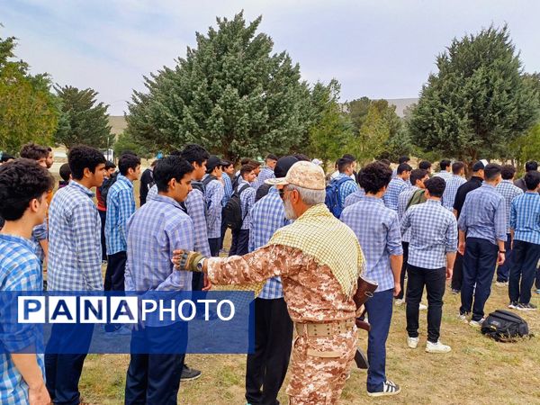 اردوی آموزشی تیراندازی و بازدید از موزه و مزار شهدای گمنام در شهرستان بروجرد