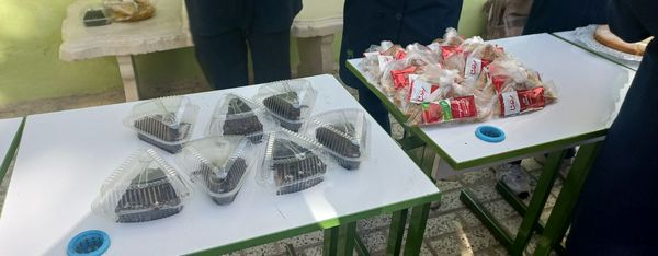 روز جهانی غذای سالم در دبیرستان صالحین 