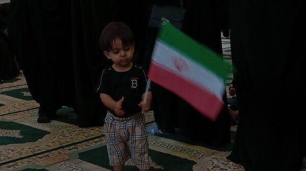 عزاداری دختران فاطمی شهر بن با محوریت حمایت از رهبری 