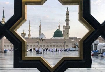 طلوع نور در دنیای آکنده از جهل و نادانی 