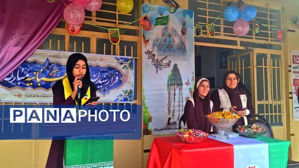 جلوه‌هایی از مراسم دهه فجر در دبیرستان دخترانه ابویی‌نژاد