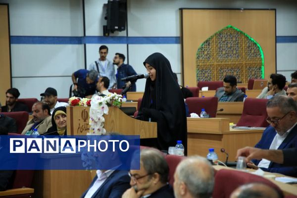 نشست صمیمی مدیران رسانه با استاندار قم