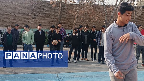 برگزاری فینال مسابقات والیبال گروهی درون مدرسه‌ای در دبیرستان شاهد ابوذر غفاری 