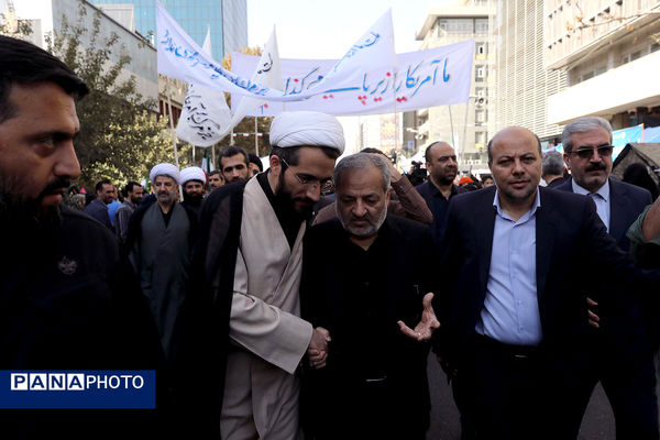 حضور وزیر آموزش و پرورش در راهپیمایی 13 آبان