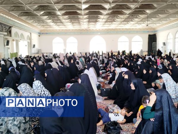 نماز جمعه کاشمر با حضور پرشور مردم برگزار شد