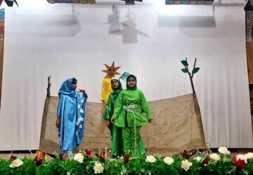 آموزش همراه با برگزاری جشنواره تئاتر درسی در شهرستان پارسیان