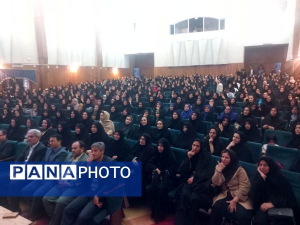 برگزاری ویژه برنامه نکوداشت مقام معلم در شهرستان کاشمر 