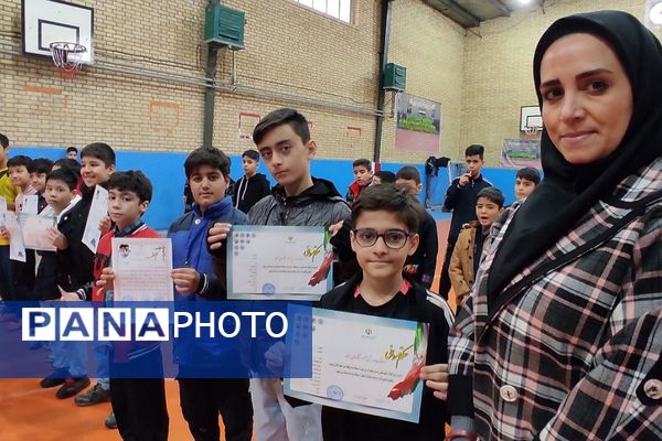 برگزاری مسابقات طناب زنی دانش‌آموزان ابتدایی پسر منطقه کهریزک