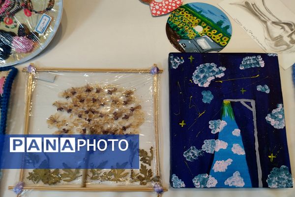 نمایشگاه صنایع و هنرهای دستی، تجسمی دانش‌آموزان در مدرسه دخترانه اندیشه یک اردبیل