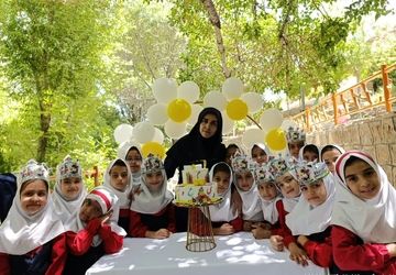 جشن الفبای دانش‌آموزان مدرسه توحید در پارک پیرخوشدر کلاته رودبار