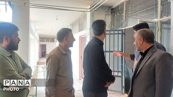 بازدید فرمانده سپاه پاسداران کوهدشت ازاجرای طرح شهید عجمیان در مدرسه معرفت شهرستان کوهدشت