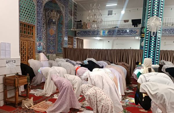 جماعت در اعتکاف دانش‌آموزی، طعم شیرین بندگی