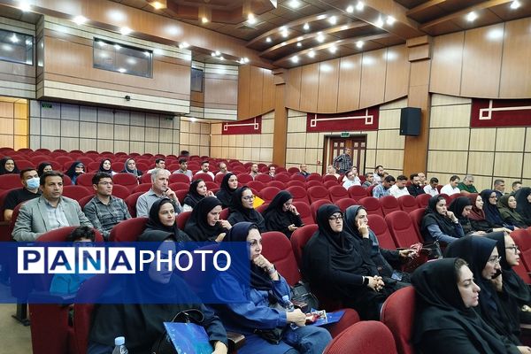 نشست تخصصی مدیران اماکن ورزشی در اداره کل شهرستانهای استان تهران 