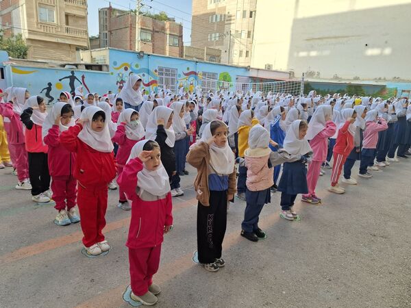 بازدید ماموران نیروی انتظامی در مدرسه 17شهریور بجنورد