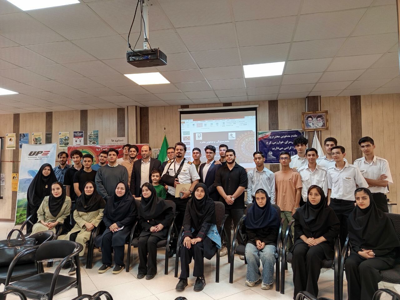 افتتاح اولین نمایشگاه استانی صنایع هوایی در البرز