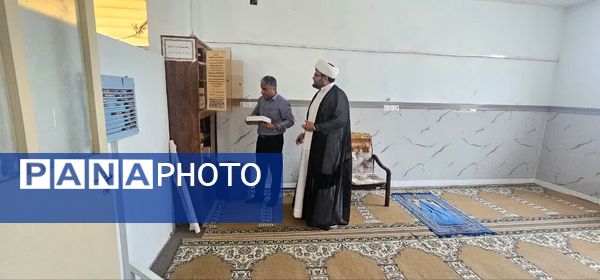 غبارروبی نمازخانه‌های مدارس قشم در آستانه سال تحصیلی جدید