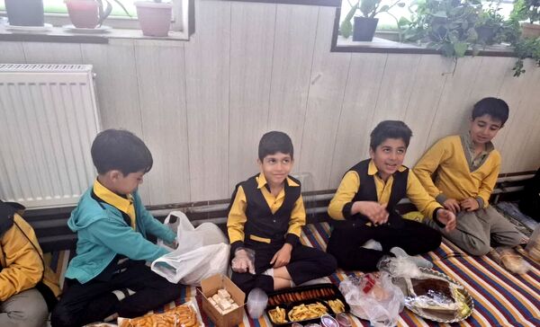 بازارچه کسب و کار دانش‌آموزی دبستان علی اکبر دهخدا  