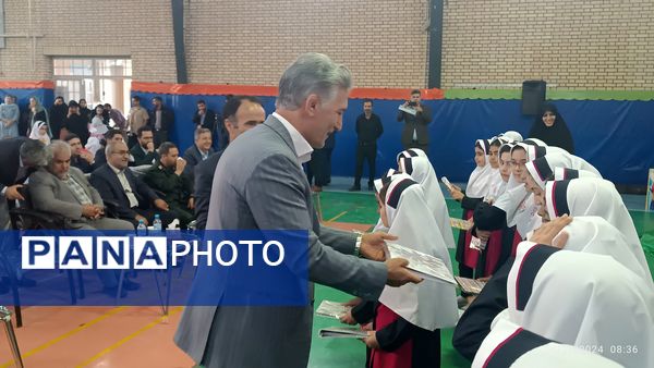 برگزاری مراسم جشن شکوفه‌ها در زنجان