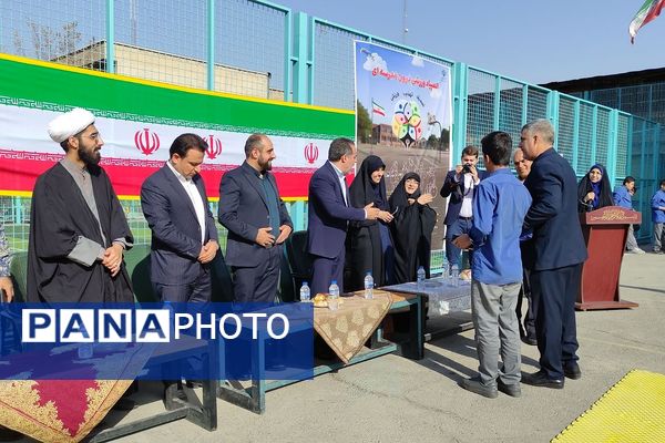 افتتاحیه المپیاد ورزشی درون مدرسه ای در دبیرستان شاهد علامه طباطبایی ناحیه دو شهرری 