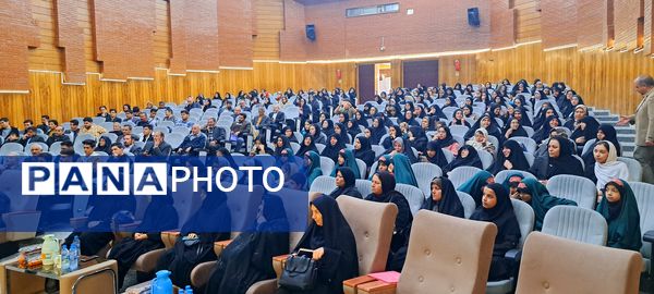 آیین تجلیل از برترین‌های کنکور سراسری مدارس متوسطه ناحیه یک مشهد