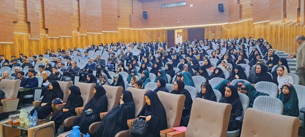 آیین تجلیل از برترین‌های کنکور سراسری مدارس متوسطه ناحیه یک مشهد