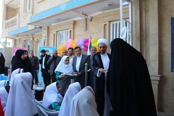 نواخته شدن زنگ مهر در شهرستان بم 