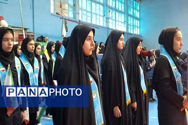 یاوران انقلاب؛روشنای مسیر نوجوانان امروز