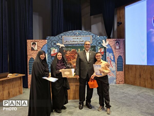 درخشش دانش‌آموزان منطقه ۳ در اختتامیه استانی جشنواره فرهنگی و هنری «امید فردا»
