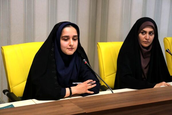 نشست مدیرکل آموزش و پرورش آذربایجان شرقی با نمایندگان مجلس دانش‌آموزی