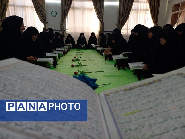 همایش ام‌المقاومه در مدرسه علمیه نرجس(س) در کاشمر