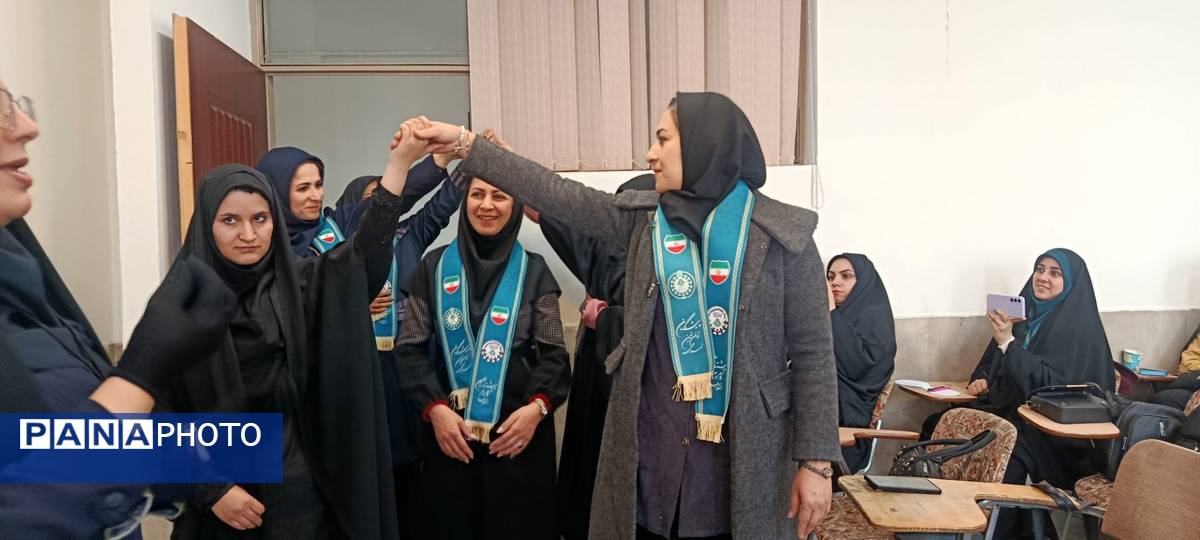 کارگاه توانمندسازی مربیان کاردان پیشتاز سازمان دانش‌آموزی ناحیه یک کرج 