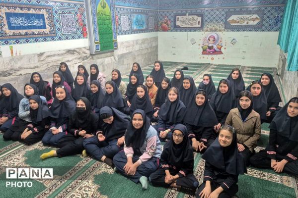 کارگاه آموزشی "هویت دخترانه و  افزایش عزت‌نفس" ویژه دانش‌آموزان پایه ششم دبستان هدی 