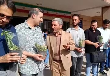 جشن سپاس معلم در دبیرستان ابن‌سینا رودهن 