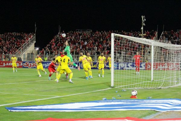 بازی بدون گل تراکتور و فجر سپاسی