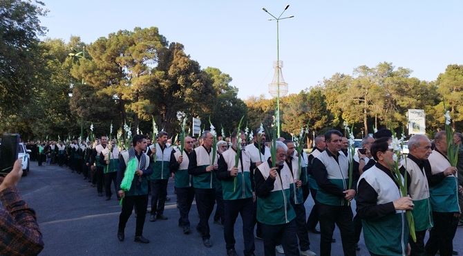 قافله پیاده‌روی خادمیان رضوی در اصفهان