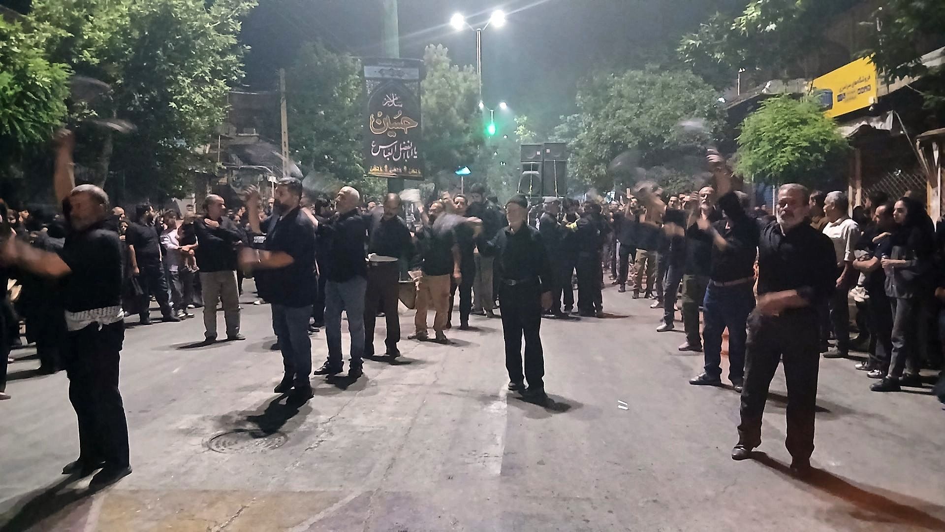شکوه حضور عزاداران حسینی در تجمعات و آیین‌های عزاداری